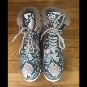 Aerosoles Alden Snake Print Bootie in 9.5 EUC